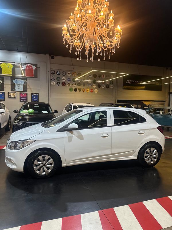 Chevrolet Onix 10 Joye 2016/2017 DL MOTORS LAJEADO / Carros no Vale