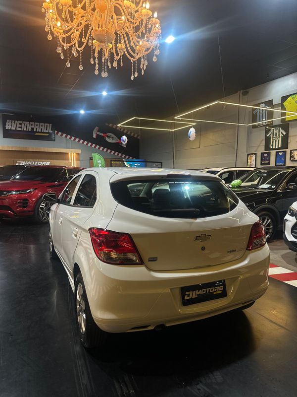 Chevrolet Onix 10 Joye 2016/2017 DL MOTORS LAJEADO / Carros no Vale