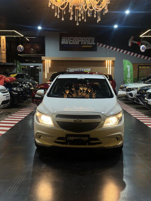Chevrolet Onix 10 Joye 2016/2017 DL MOTORS LAJEADO / Carros no Vale