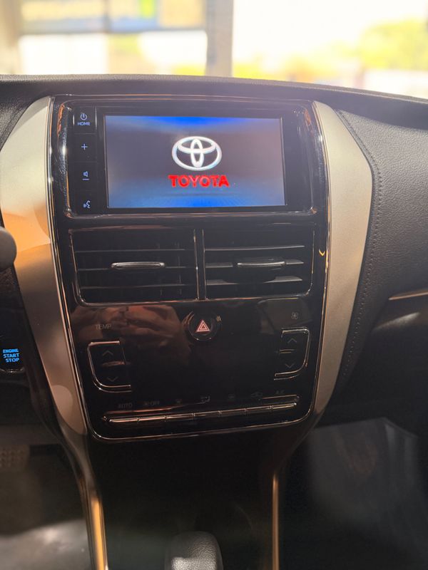 Toyota Yaris Ha Pls15cnt 2021/2022 DL MOTORS LAJEADO / Carros no Vale
