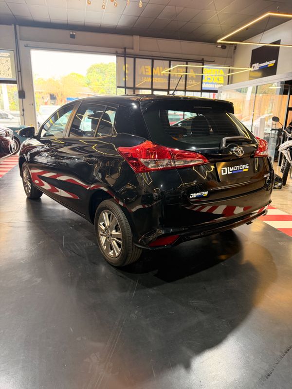 Toyota Yaris Ha Pls15cnt 2021/2022 DL MOTORS LAJEADO / Carros no Vale