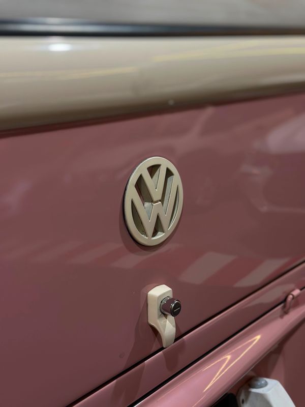 Volkswagen Kombi Carat 1.6 2000/2000 DL MOTORS LAJEADO / Carros no Vale