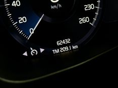Volvo Xc40 T4 2019/2020 DL MOTORS LAJEADO / Carros no Vale