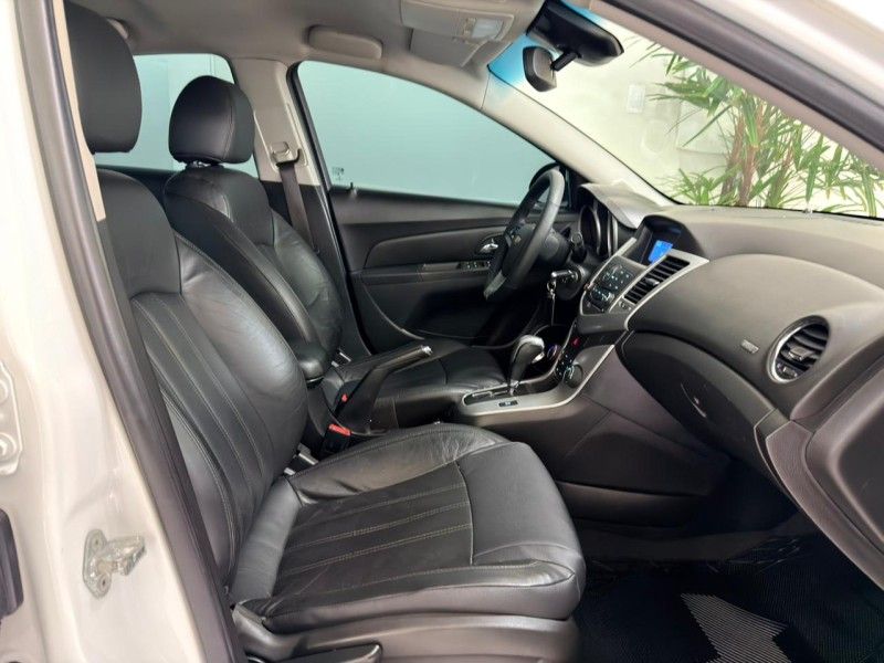 CHEVROLET CRUZE 1.8 LT 16V 2011/2012 ANDRIGO VEÍCULOS CAXIAS DO SUL / Carros no Vale CHEVROLET CRUZE 1.8 LT 16V 2011/2012 ANDRIGO VEÍCULOS CAXIAS DO SUL / Carros no Vale