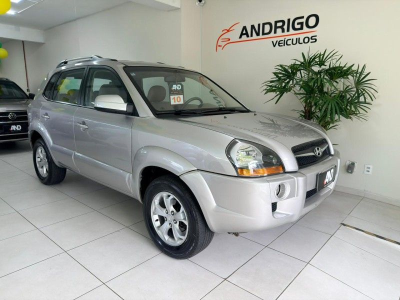 HYUNDAI TUCSON 2.0 MPFI GL 16V 142CV 2WD 2009/2010 ANDRIGO VEÍCULOS CAXIAS DO SUL / Carros no Vale