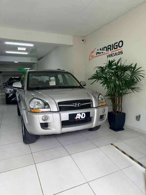 HYUNDAI TUCSON 2.0 MPFI GL 16V 142CV 2WD 2009/2010 ANDRIGO VEÍCULOS CAXIAS DO SUL / Carros no Vale