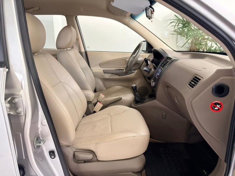 HYUNDAI TUCSON 2.0 MPFI GL 16V 142CV 2WD 2009/2010 ANDRIGO VEÍCULOS CAXIAS DO SUL / Carros no Vale