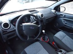 FORD FIESTA 1.0 MPI HATCH 8V 2014/2014 BOURSCHEID CARROS E MOTOS SANTA CLARA DO SUL / Carros no Vale