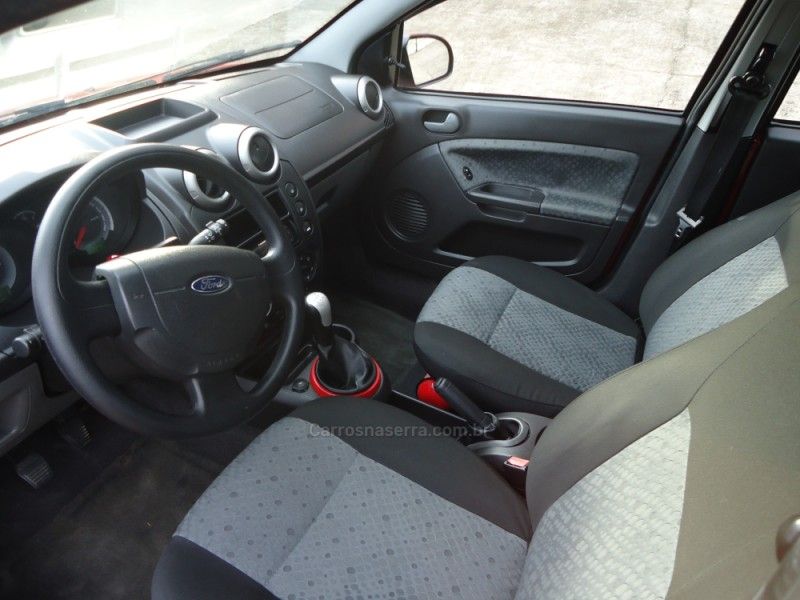 FORD FIESTA 1.0 MPI HATCH 8V 2014/2014 BOURSCHEID CARROS E MOTOS SANTA CLARA DO SUL / Carros no Vale FORD FIESTA 1.0 MPI HATCH 8V 2014/2014 BOURSCHEID CARROS E MOTOS SANTA CLARA DO SUL / Carros no Vale