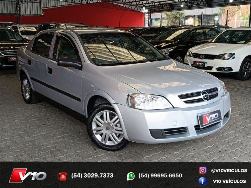 CHEVROLET ASTRA 2.0 MPFI SEDAN 8V 2003/2004 V10 VEÍCULOS CAXIAS DO SUL / Carros no Vale