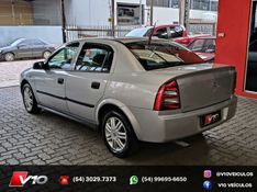CHEVROLET ASTRA 2.0 MPFI SEDAN 8V 2003/2004 V10 VEÍCULOS CAXIAS DO SUL / Carros no Vale