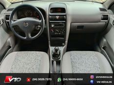CHEVROLET ASTRA 2.0 MPFI SEDAN 8V 2003/2004 V10 VEÍCULOS CAXIAS DO SUL / Carros no Vale