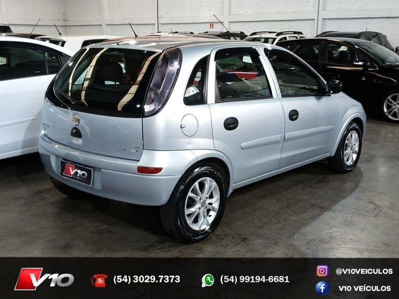 CHEVROLET CORSA 1.4 MPFI MAXX 8V 2011/2012 V10 VEÍCULOS CAXIAS DO SUL / Carros no Vale