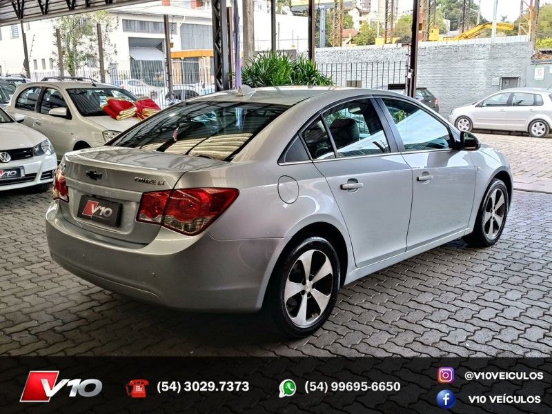 CHEVROLET CRUZE 1.8 LT 16V 2011/2012 V10 VEÍCULOS CAXIAS DO SUL / Carros no Vale