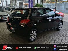 CHEVROLET ONIX 1.4 MPFI LT 8V 2013/2014 V10 VEÍCULOS CAXIAS DO SUL / Carros no Vale