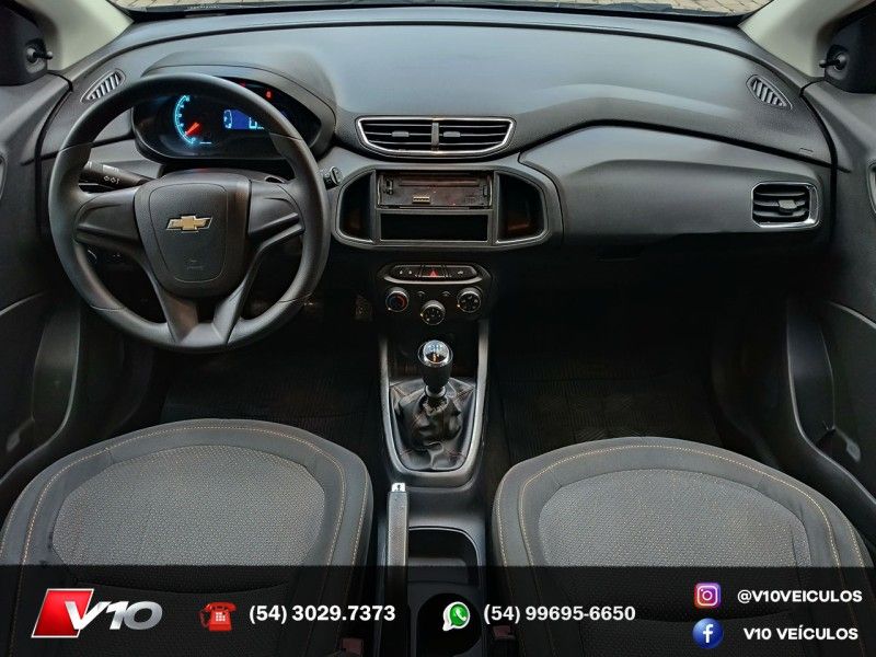 CHEVROLET ONIX 1.4 MPFI LT 8V 2013/2014 V10 VEÍCULOS CAXIAS DO SUL / Carros no Vale