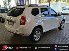 RENAULT DUSTER 1.6 DYNAMIQUE 4X2 16V 2014/2015 V10 VEÍCULOS CAXIAS DO SUL / Carros no Vale