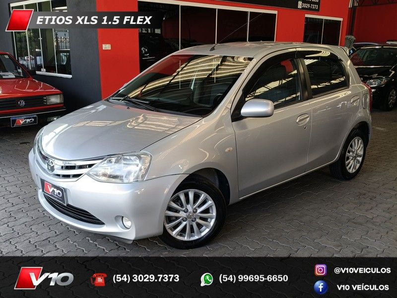 TOYOTA ETIOS 1.5 XLS 16V 2012/2013 V10 VEÍCULOS CAXIAS DO SUL / Carros no Vale TOYOTA ETIOS 1.5 XLS 16V 2012/2013 V10 VEÍCULOS CAXIAS DO SUL / Carros no Vale