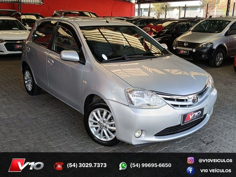 TOYOTA ETIOS 1.5 XLS 16V 2012/2013 V10 VEÍCULOS CAXIAS DO SUL / Carros no Vale TOYOTA ETIOS 1.5 XLS 16V 2012/2013 V10 VEÍCULOS CAXIAS DO SUL / Carros no Vale