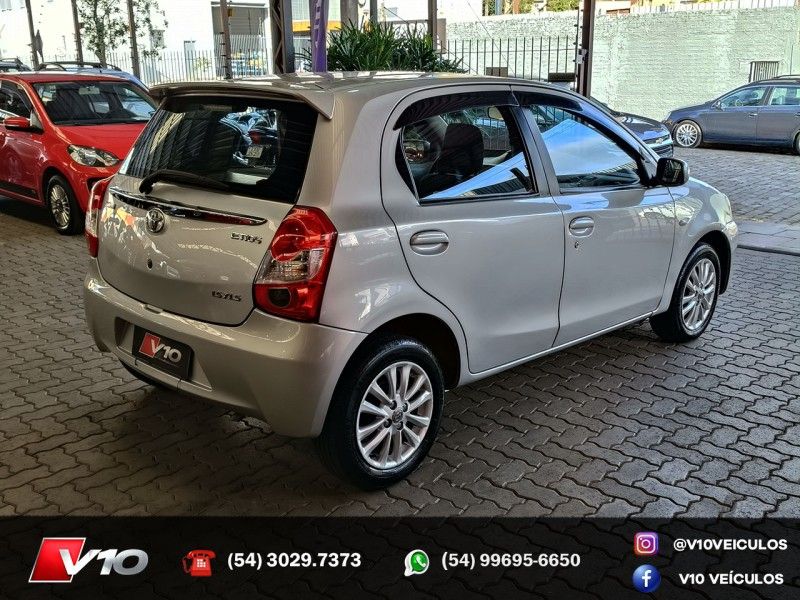 TOYOTA ETIOS 1.5 XLS 16V 2012/2013 V10 VEÍCULOS CAXIAS DO SUL / Carros no Vale TOYOTA ETIOS 1.5 XLS 16V 2012/2013 V10 VEÍCULOS CAXIAS DO SUL / Carros no Vale