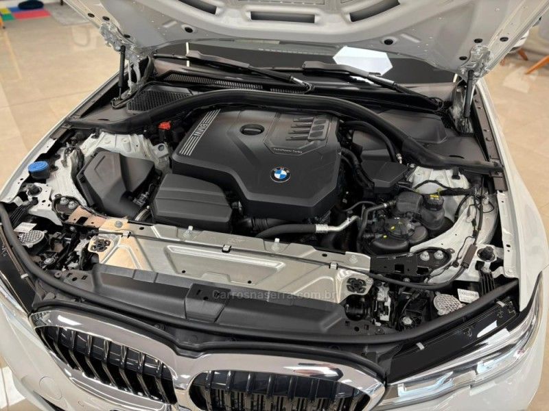 BMW 320I 2.0 M SPORT 16V TURBO ACTIVEFLEX 2022/2022 LUIGGI AUTOMÓVEIS CARLOS BARBOSA / Carros no Vale