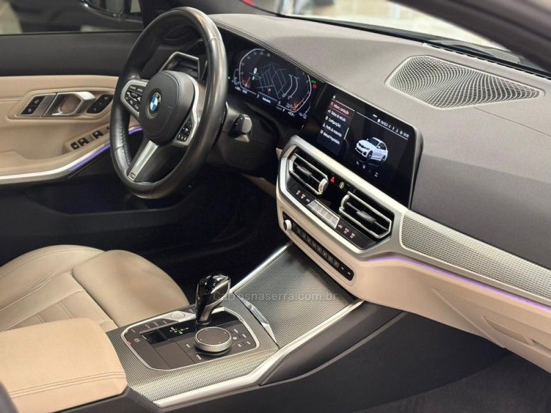 BMW 320I 2.0 M SPORT 16V TURBO ACTIVEFLEX 2022/2022 LUIGGI AUTOMÓVEIS CARLOS BARBOSA / Carros no Vale