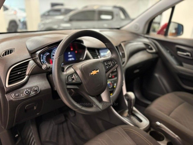 CHEVROLET TRACKER 1.4 16V TURBO LT 2018/2018 LUIGGI AUTOMÓVEIS CARLOS BARBOSA / Carros no Vale