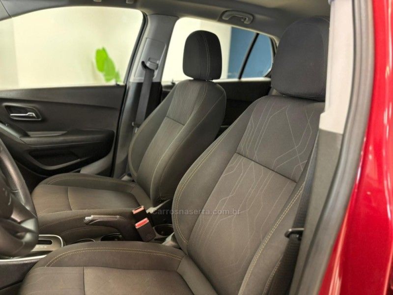 CHEVROLET TRACKER 1.4 16V TURBO LT 2018/2018 LUIGGI AUTOMÓVEIS CARLOS BARBOSA / Carros no Vale