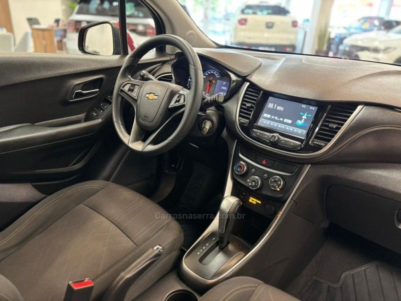 CHEVROLET TRACKER 1.4 16V TURBO LT 2018/2018 LUIGGI AUTOMÓVEIS CARLOS BARBOSA / Carros no Vale