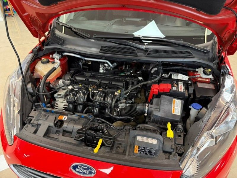 FORD FIESTA 1.5 S HATCH 16V 2015/2016 LUIGGI AUTOMÓVEIS CARLOS BARBOSA / Carros no Vale FORD FIESTA 1.5 S HATCH 16V 2015/2016 LUIGGI AUTOMÓVEIS CARLOS BARBOSA / Carros no Vale