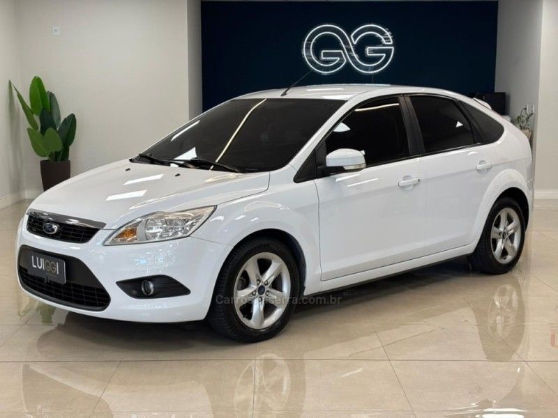FORD FOCUS 1.6 GL 16V 2012/2013 LUIGGI AUTOMÓVEIS CARLOS BARBOSA / Carros no Vale FORD FOCUS 1.6 GL 16V 2012/2013 LUIGGI AUTOMÓVEIS CARLOS BARBOSA / Carros no Vale