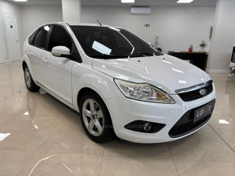 FORD FOCUS 1.6 GLX 16V 2012/2013 LUIGGI AUTOMÓVEIS CARLOS BARBOSA / Carros no Vale FORD FOCUS 1.6 GLX 16V 2012/2013 LUIGGI AUTOMÓVEIS CARLOS BARBOSA / Carros no Vale