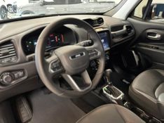 JEEP RENEGADE 1.3 LONGITUDE T270 16V TURBO 2024/2025 LUIGGI AUTOMÓVEIS CARLOS BARBOSA / Carros no Vale