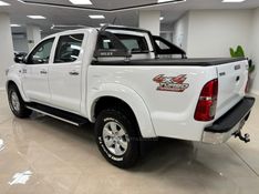 TOYOTA HILUX 3.0 SR 4X4 CD 16V TURBO INTERCOOLER 2014/2014 LUIGGI AUTOMÓVEIS CARLOS BARBOSA / Carros no Vale