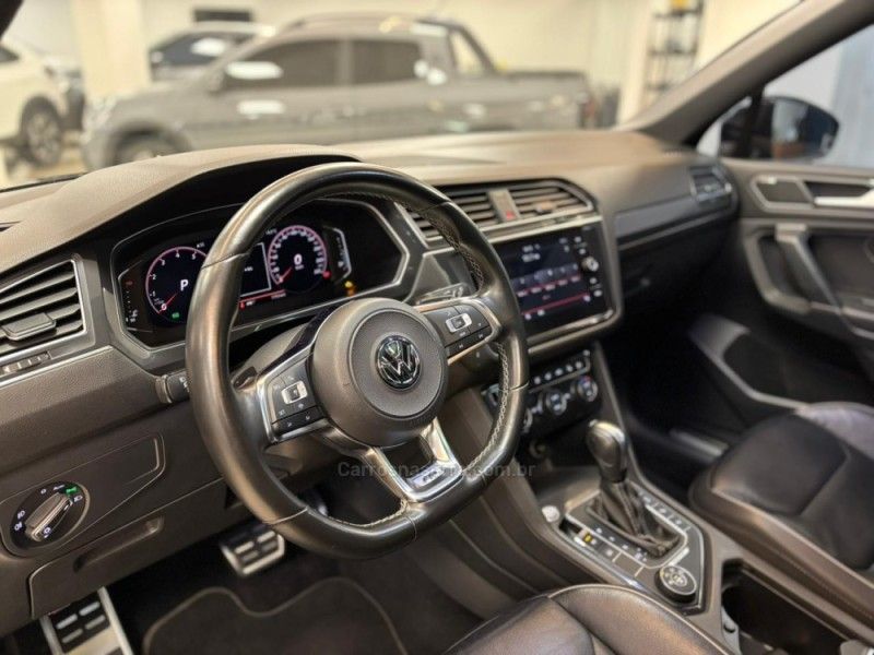 VOLKSWAGEN TIGUAN 2.0 ALLSPACE R-LINE 350 TSI 4X4 2020/2020 LUIGGI AUTOMÓVEIS CARLOS BARBOSA / Carros no Vale VOLKSWAGEN TIGUAN 2.0 ALLSPACE R-LINE 350 TSI 4X4 2020/2020 LUIGGI AUTOMÓVEIS CARLOS BARBOSA / Carros no Vale