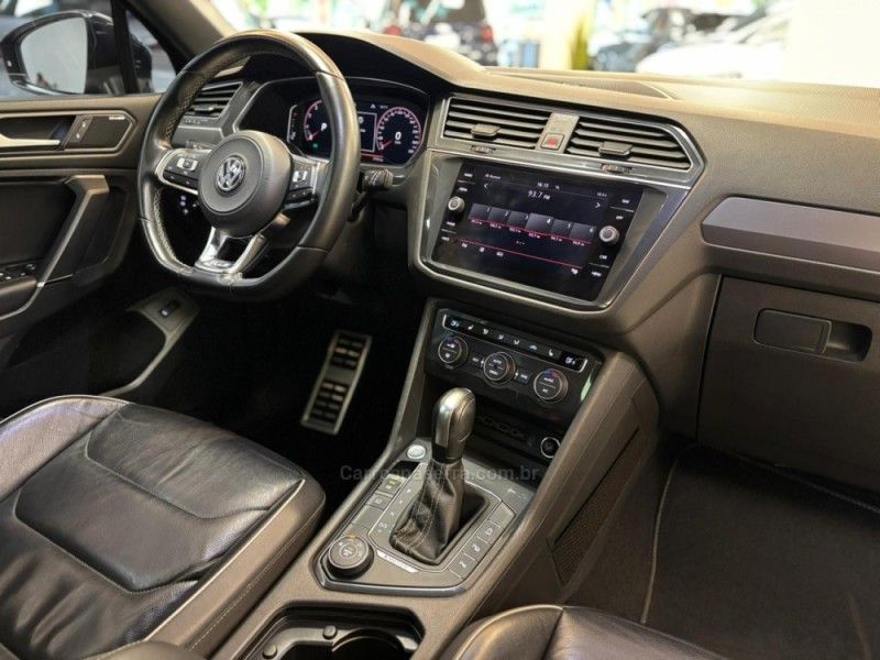 VOLKSWAGEN TIGUAN 2.0 ALLSPACE R-LINE 350 TSI 4X4 2020/2020 LUIGGI AUTOMÓVEIS CARLOS BARBOSA / Carros no Vale VOLKSWAGEN TIGUAN 2.0 ALLSPACE R-LINE 350 TSI 4X4 2020/2020 LUIGGI AUTOMÓVEIS CARLOS BARBOSA / Carros no Vale