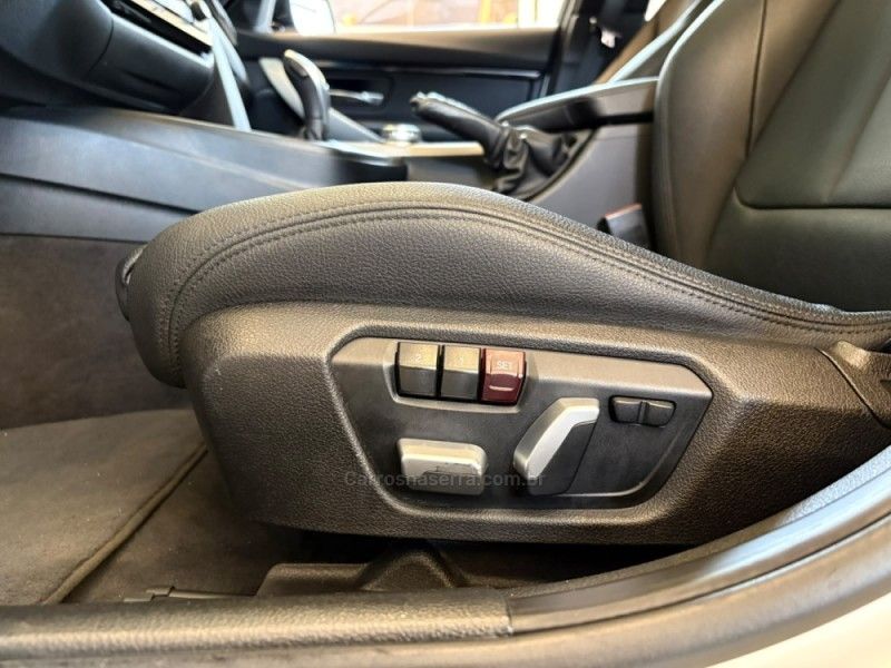 BMW 320I 2.0 M SPORT 16V TURBO ACTIVEFLEX 2017/2017 AUTOGRIF MOTORS CAMPO BOM / Carros no Vale BMW 320I 2.0 M SPORT 16V TURBO ACTIVEFLEX 2017/2017 AUTOGRIF MOTORS CAMPO BOM / Carros no Vale