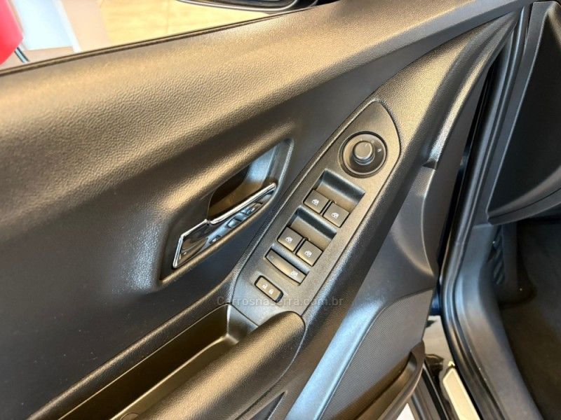CHEVROLET TRACKER 1.4 16V PREMIER TURBO 2018/2018 AUTOGRIF MOTORS CAMPO BOM / Carros no Vale