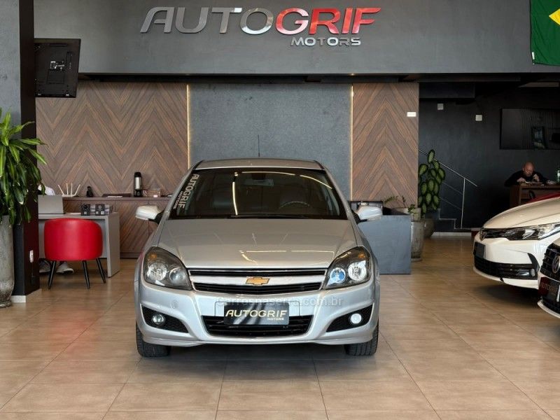 CHEVROLET VECTRA 2.0 SFI GT-X HATCH 8V 2009/2009 AUTOGRIF MOTORS CAMPO BOM / Carros no Vale CHEVROLET VECTRA 2.0 SFI GT-X HATCH 8V 2009/2009 AUTOGRIF MOTORS CAMPO BOM / Carros no Vale