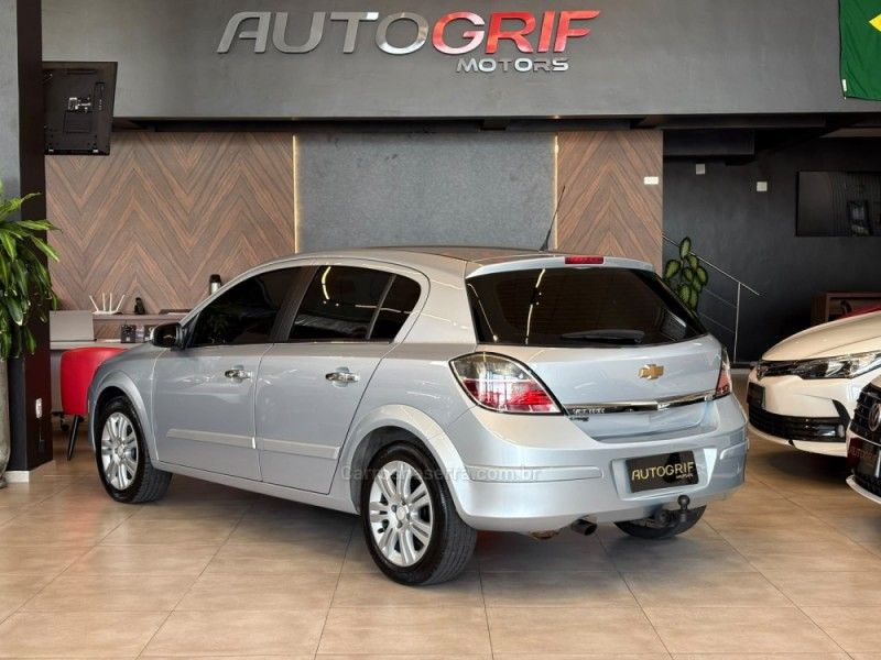 CHEVROLET VECTRA 2.0 SFI GT-X HATCH 8V 2009/2009 AUTOGRIF MOTORS CAMPO BOM / Carros no Vale CHEVROLET VECTRA 2.0 SFI GT-X HATCH 8V 2009/2009 AUTOGRIF MOTORS CAMPO BOM / Carros no Vale