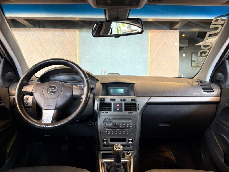 CHEVROLET VECTRA 2.0 SFI GT-X HATCH 8V 2009/2009 AUTOGRIF MOTORS CAMPO BOM / Carros no Vale CHEVROLET VECTRA 2.0 SFI GT-X HATCH 8V 2009/2009 AUTOGRIF MOTORS CAMPO BOM / Carros no Vale