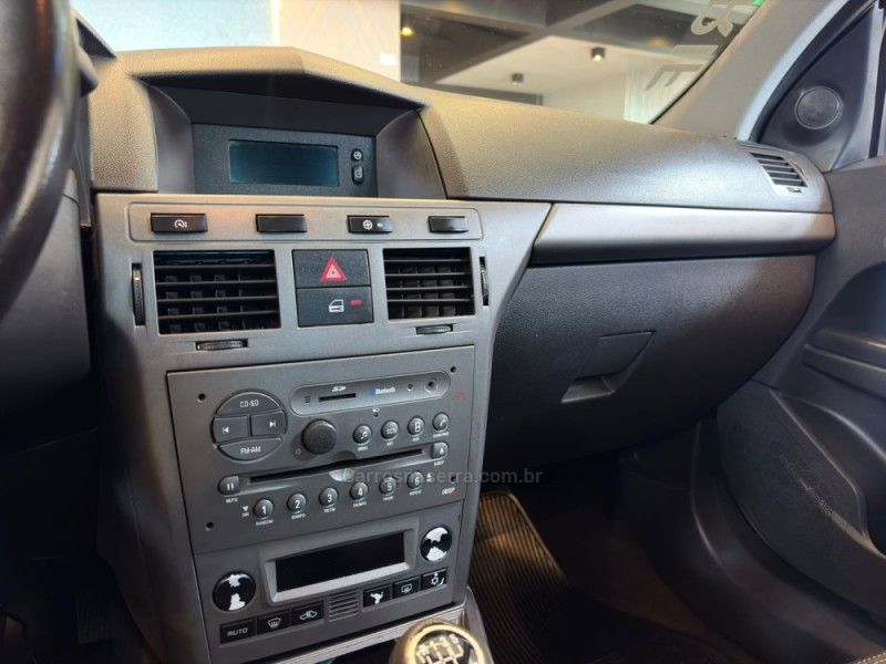 CHEVROLET VECTRA 2.0 SFI GT-X HATCH 8V 2009/2009 AUTOGRIF MOTORS CAMPO BOM / Carros no Vale CHEVROLET VECTRA 2.0 SFI GT-X HATCH 8V 2009/2009 AUTOGRIF MOTORS CAMPO BOM / Carros no Vale