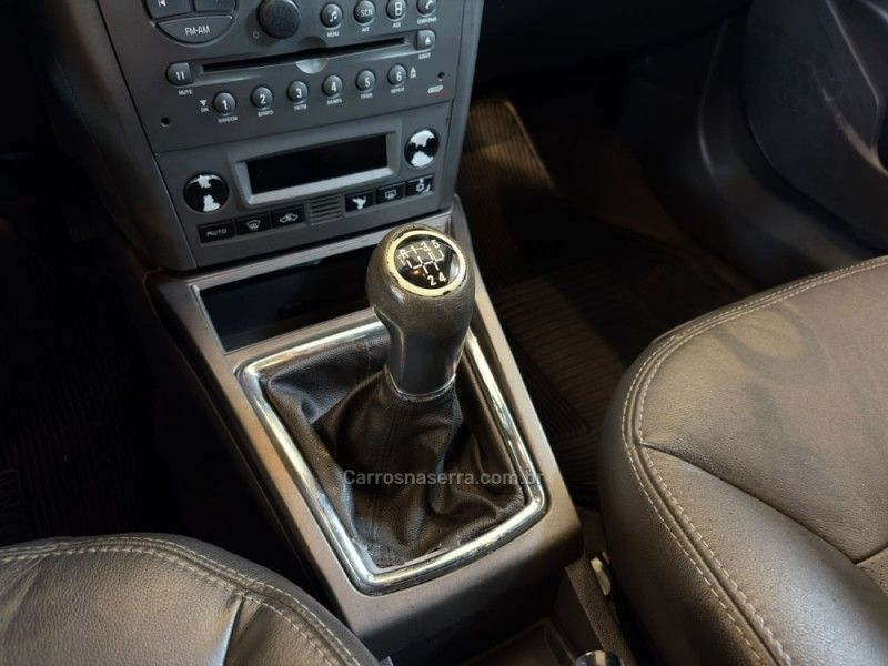CHEVROLET VECTRA 2.0 SFI GT-X HATCH 8V 2009/2009 AUTOGRIF MOTORS CAMPO BOM / Carros no Vale CHEVROLET VECTRA 2.0 SFI GT-X HATCH 8V 2009/2009 AUTOGRIF MOTORS CAMPO BOM / Carros no Vale