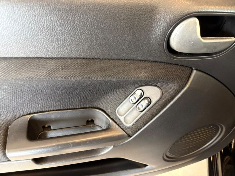 FORD FIESTA 1.6 MPI CLASS HATCH 8V 2009/2009 AUTOGRIF MOTORS CAMPO BOM / Carros no Vale FORD FIESTA 1.6 MPI CLASS HATCH 8V 2009/2009 AUTOGRIF MOTORS CAMPO BOM / Carros no Vale