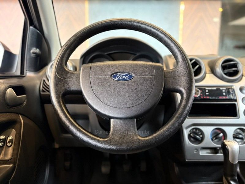 FORD FIESTA 1.6 MPI CLASS HATCH 8V 2009/2009 AUTOGRIF MOTORS CAMPO BOM / Carros no Vale FORD FIESTA 1.6 MPI CLASS HATCH 8V 2009/2009 AUTOGRIF MOTORS CAMPO BOM / Carros no Vale