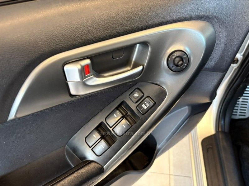 KIA CERATO 1.6 E.221 SEDAN 16V 2012/2012 AUTOGRIF MOTORS CAMPO BOM / Carros no Vale KIA CERATO 1.6 E.221 SEDAN 16V 2012/2012 AUTOGRIF MOTORS CAMPO BOM / Carros no Vale
