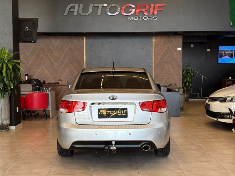 KIA CERATO 1.6 E.221 SEDAN 16V 2012/2012 AUTOGRIF MOTORS CAMPO BOM / Carros no Vale KIA CERATO 1.6 E.221 SEDAN 16V 2012/2012 AUTOGRIF MOTORS CAMPO BOM / Carros no Vale