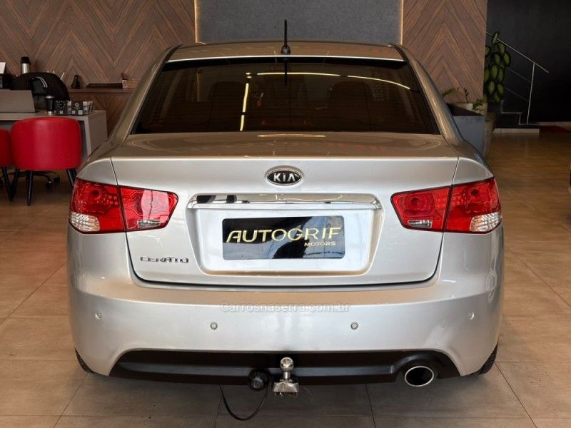 KIA CERATO 1.6 E.221 SEDAN 16V 2012/2012 AUTOGRIF MOTORS CAMPO BOM / Carros no Vale KIA CERATO 1.6 E.221 SEDAN 16V 2012/2012 AUTOGRIF MOTORS CAMPO BOM / Carros no Vale