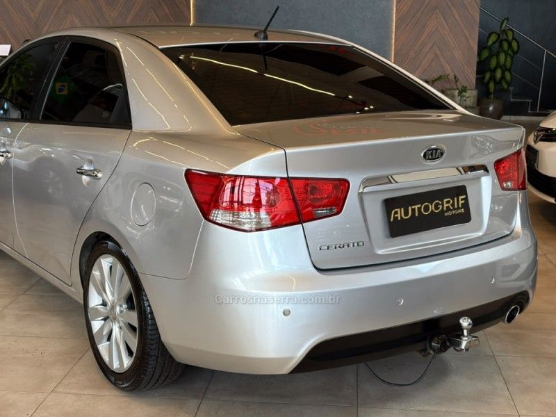 KIA CERATO 1.6 E.221 SEDAN 16V 2012/2012 AUTOGRIF MOTORS CAMPO BOM / Carros no Vale KIA CERATO 1.6 E.221 SEDAN 16V 2012/2012 AUTOGRIF MOTORS CAMPO BOM / Carros no Vale