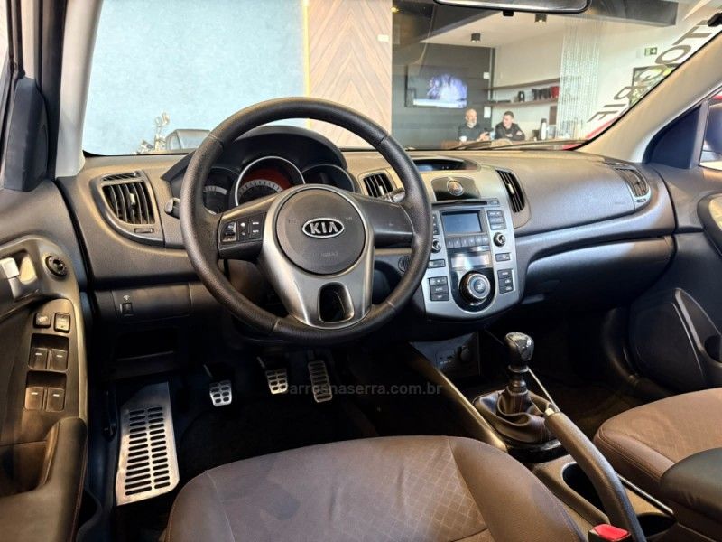 KIA CERATO 1.6 E.221 SEDAN 16V 2012/2012 AUTOGRIF MOTORS CAMPO BOM / Carros no Vale KIA CERATO 1.6 E.221 SEDAN 16V 2012/2012 AUTOGRIF MOTORS CAMPO BOM / Carros no Vale
